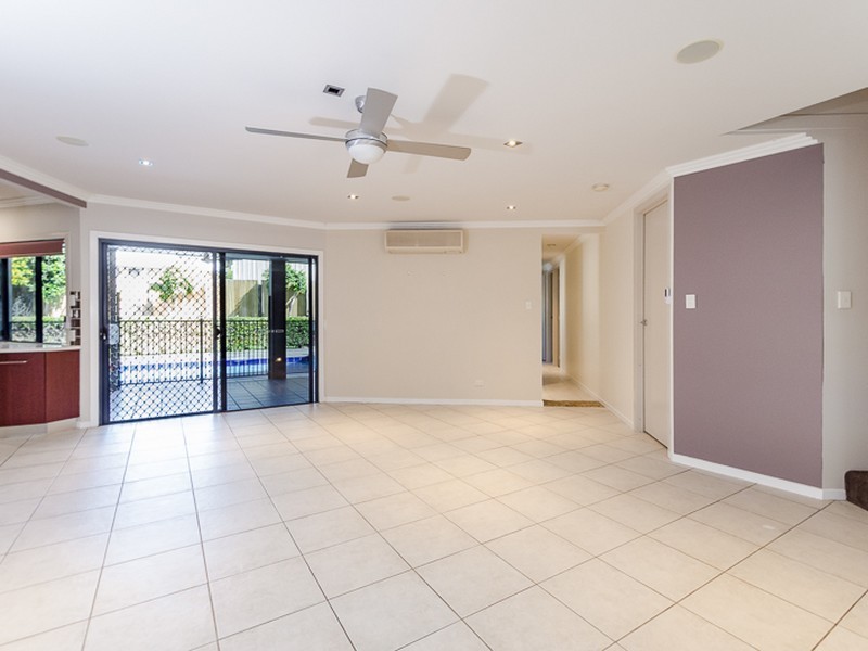 2 Leonie Court, New Auckland QLD 4680