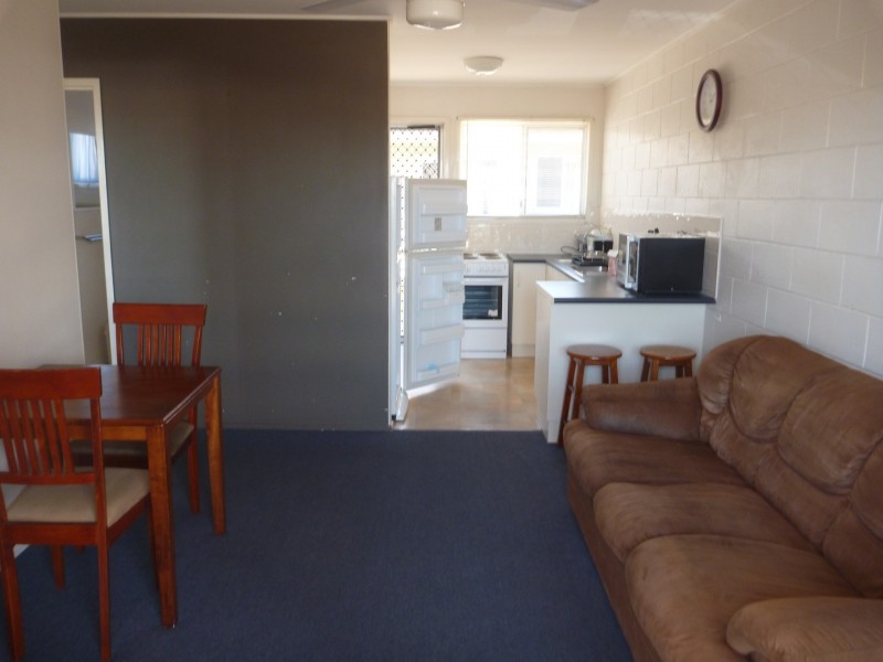 Unit 2/1 Side Street, West Gladstone QLD 4680