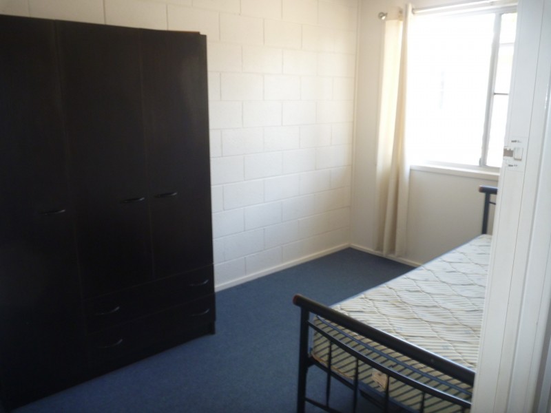 Unit 2/1 Side Street, West Gladstone QLD 4680