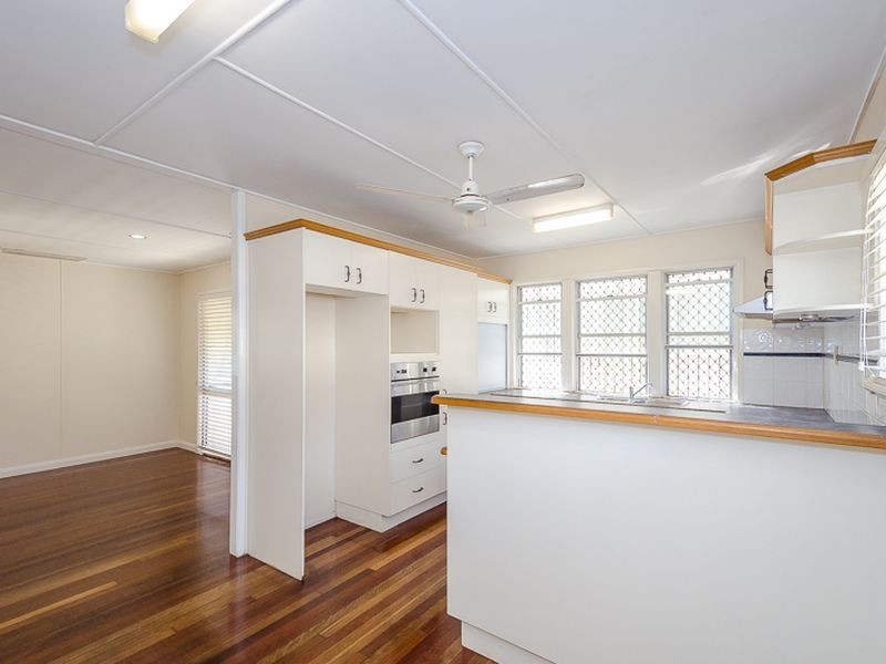 25 Charles Street, West Gladstone QLD 4680