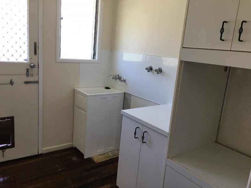 25 Charles Street, West Gladstone QLD 4680