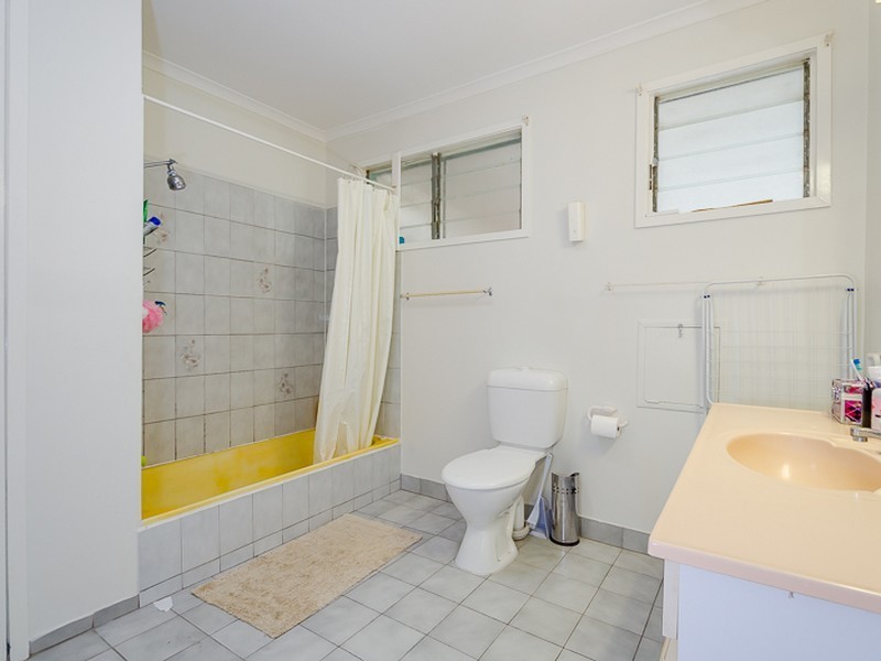 14 Coase Street, West Gladstone QLD 4680