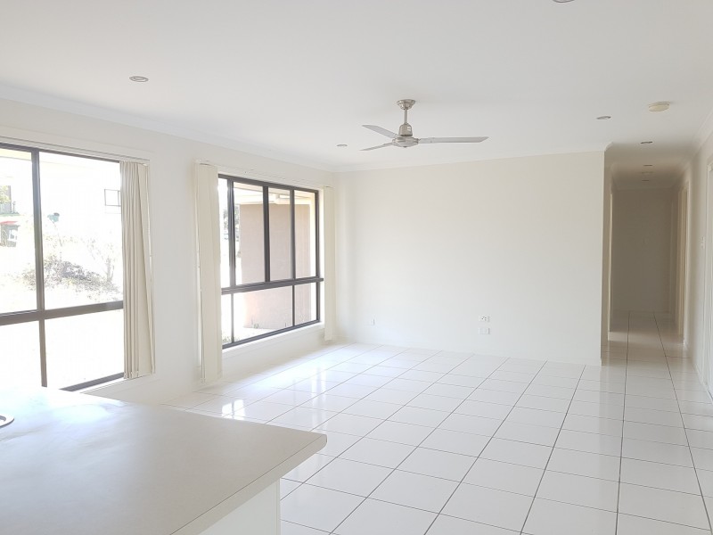 24 Stoneybrook Drive, Glen Eden QLD 4680