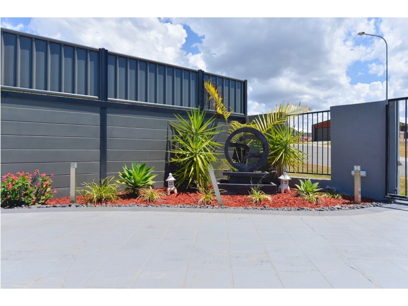 21 Dorinda Close, Clinton QLD 4680