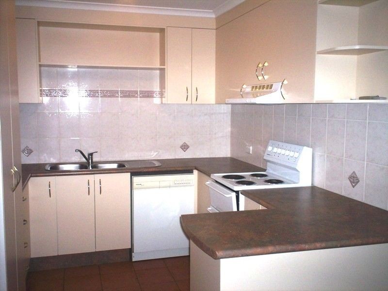 6 Jacaranda Court, New Auckland QLD 4680