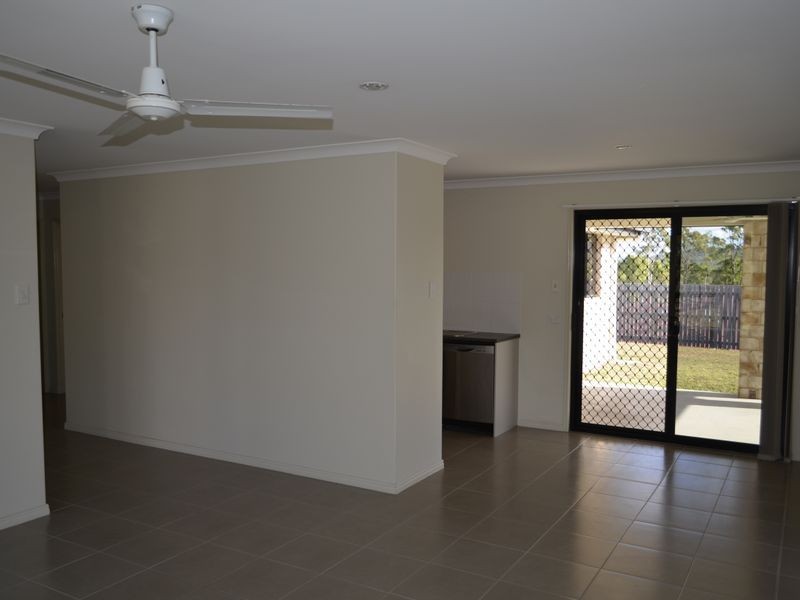 8 Wyara Close, Clinton QLD 4680