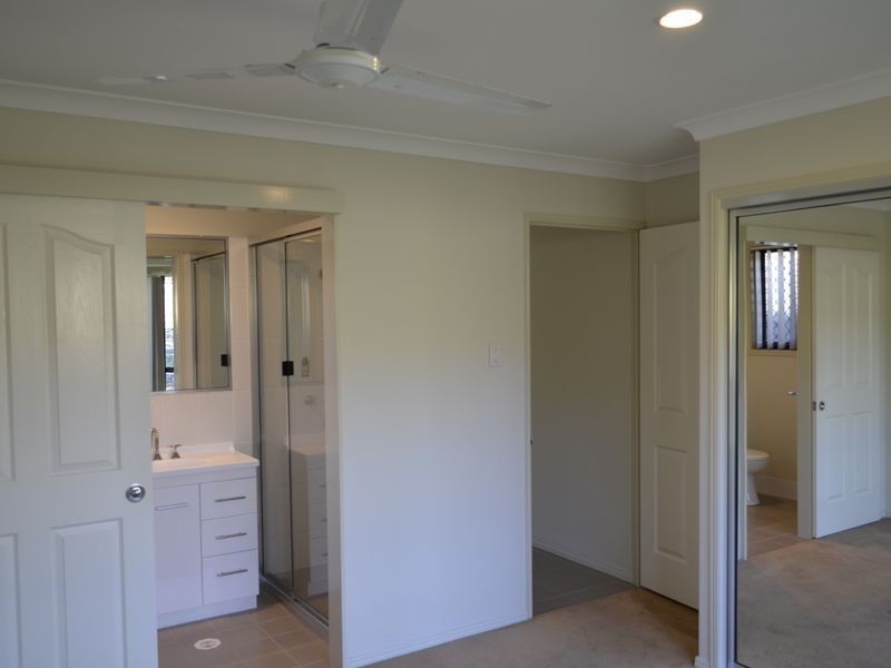 8 Wyara Close, Clinton QLD 4680