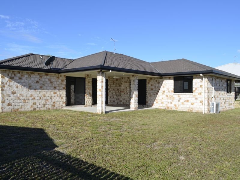 8 Wyara Close, Clinton QLD 4680