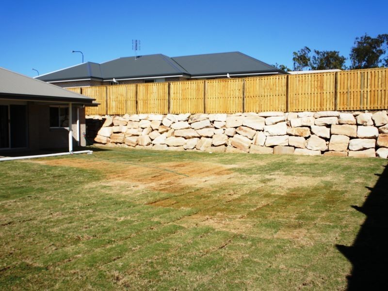 14 Jardine Crescent, Boyne Island QLD 4680