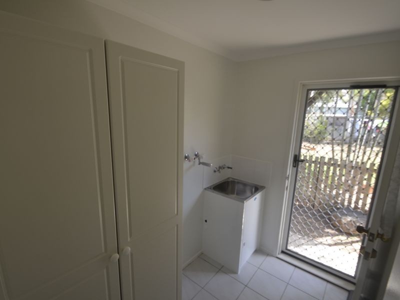 6 Erin Close, New Auckland QLD 4680