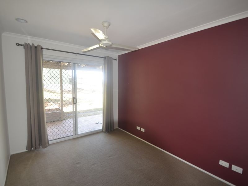 6 Erin Close, New Auckland QLD 4680