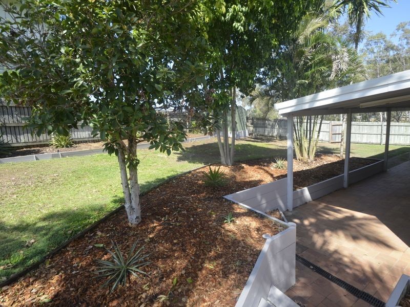 6 Erin Close, New Auckland QLD 4680