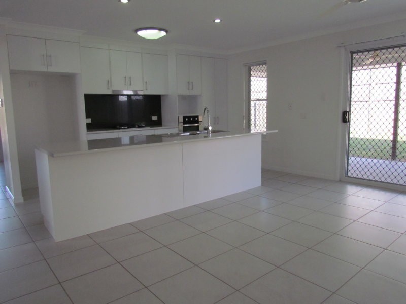 54 Daintree Boulevard, New Auckland QLD 4680