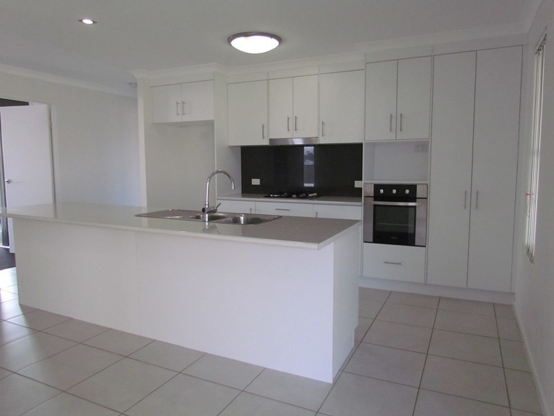 54 Daintree Boulevard, New Auckland QLD 4680