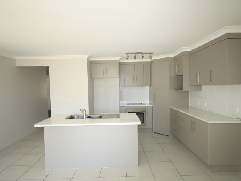 27 Allunga Drive, Glen Eden QLD 4680