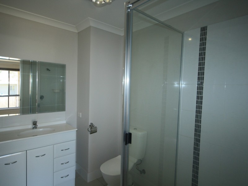 27 Allunga Drive, Glen Eden QLD 4680