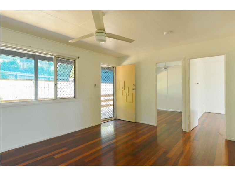 Unit 1-3/21 Walters Avenue, West Gladstone QLD 4680