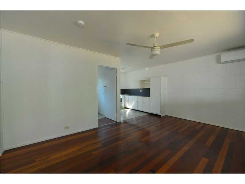 Unit 1-3/21 Walters Avenue, West Gladstone QLD 4680