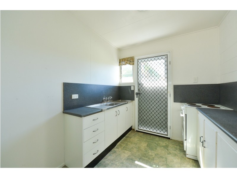 Unit 1-3/21 Walters Avenue, West Gladstone QLD 4680