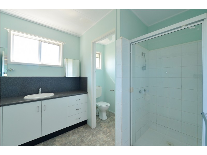 Unit 1-3/21 Walters Avenue, West Gladstone QLD 4680