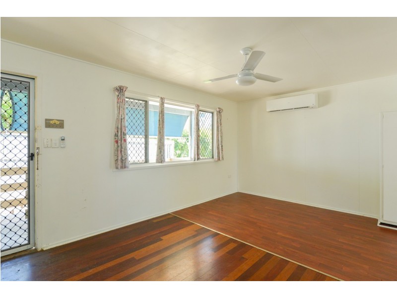 Unit 1-3/21 Walters Avenue, West Gladstone QLD 4680