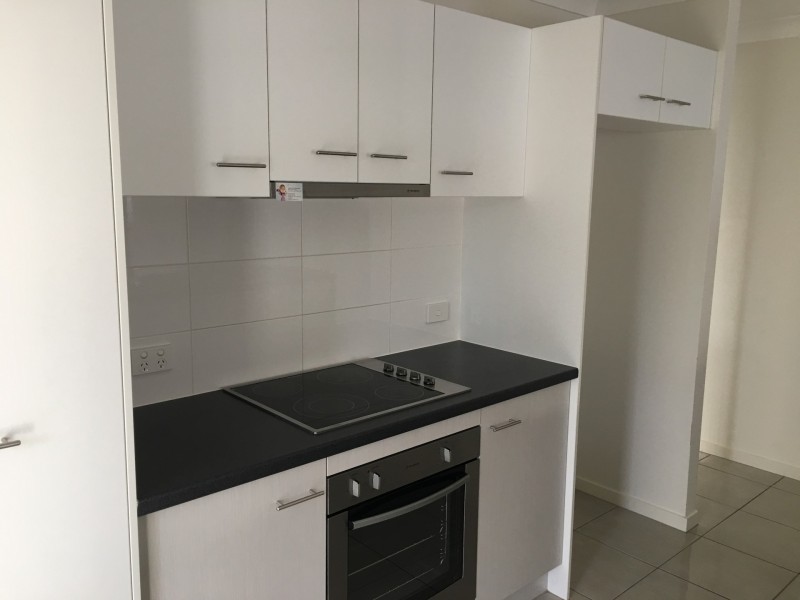 33 Wattle Street, New Auckland QLD 4680