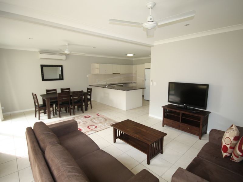 4/214-216 Oaka Street, South Gladstone QLD 4680