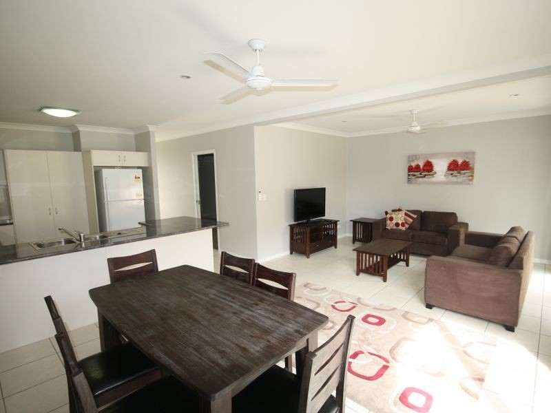 4/214-216 Oaka Street, South Gladstone QLD 4680