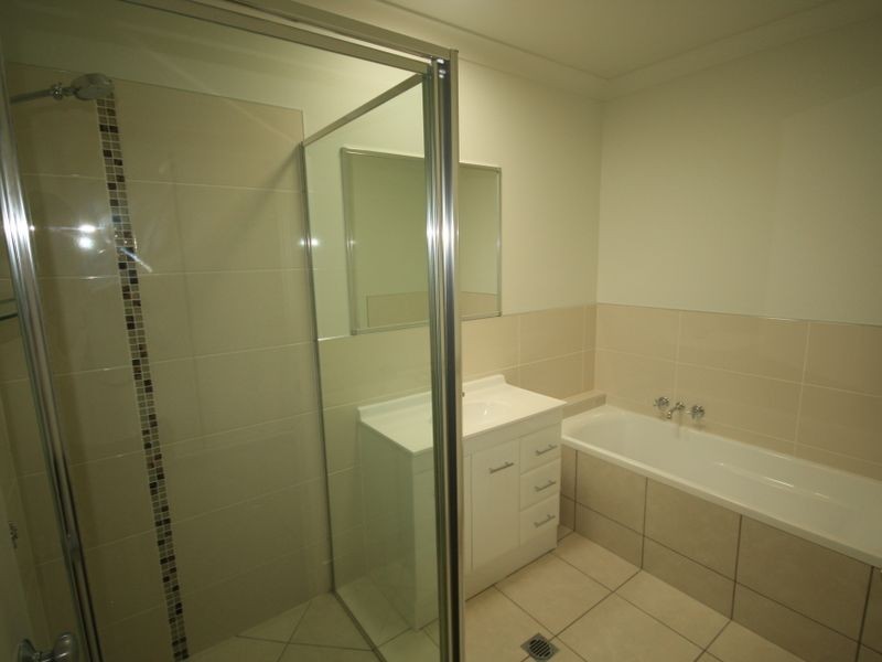 4/214-216 Oaka Street, South Gladstone QLD 4680