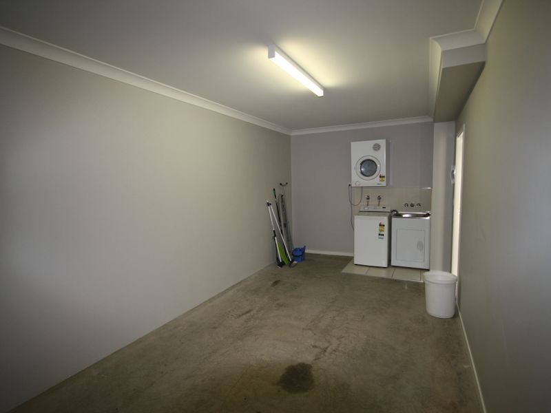 4/214-216 Oaka Street, South Gladstone QLD 4680
