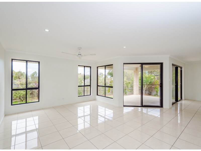 7 The Promenade, Boyne Island QLD 4680