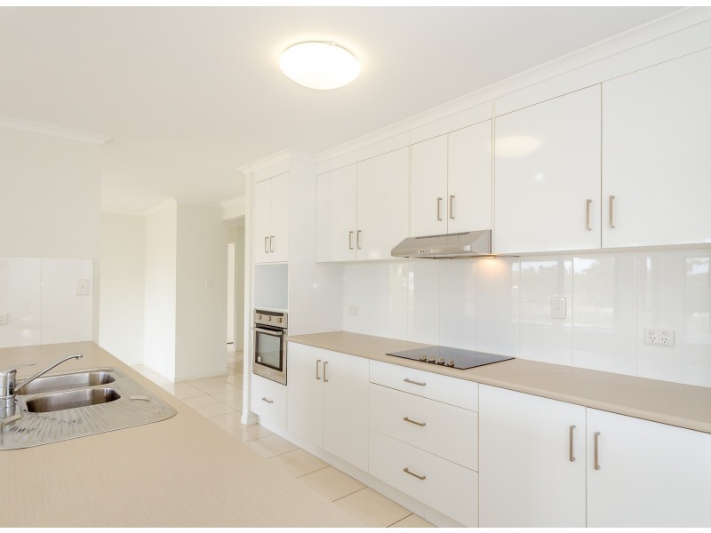 7 The Promenade, Boyne Island QLD 4680