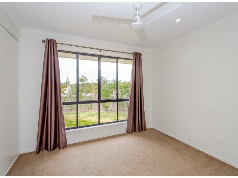 7 The Promenade, Boyne Island QLD 4680