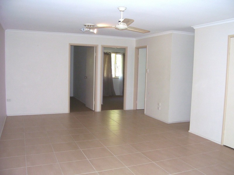 Unit 2/27 Intrepid Street, Clinton QLD 4680