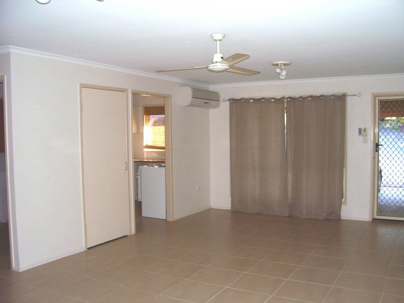 Unit 2/27 Intrepid Street, Clinton QLD 4680