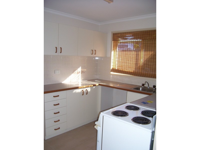 Unit 2/27 Intrepid Street, Clinton QLD 4680