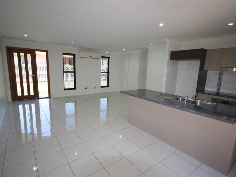 21 Skyline Drive, New Auckland QLD 4680