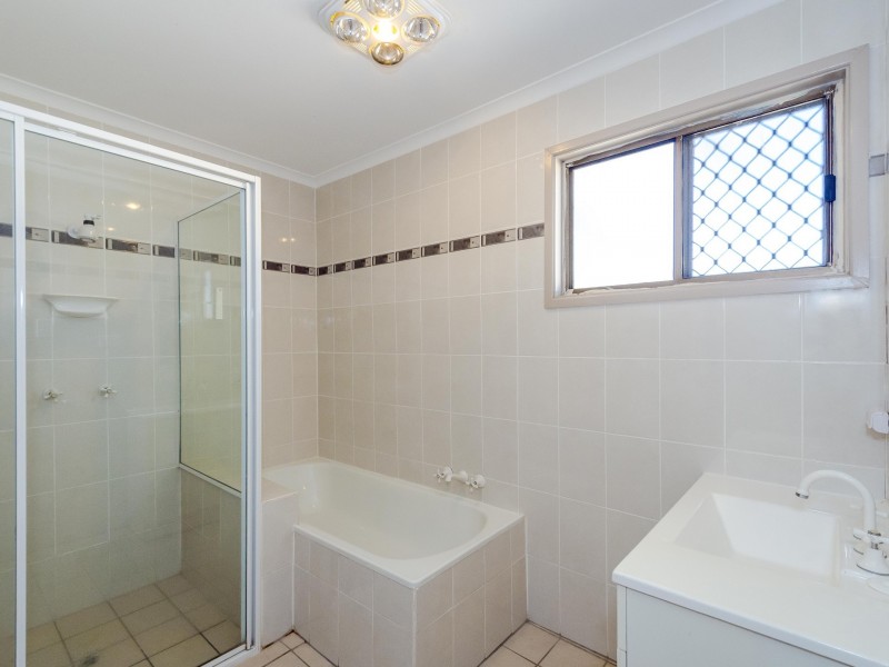26 Ferguson Crescent, West Gladstone QLD 4680