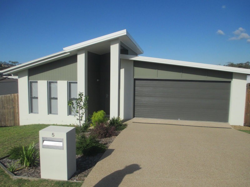 5 Cradle Drive, New Auckland QLD 4680