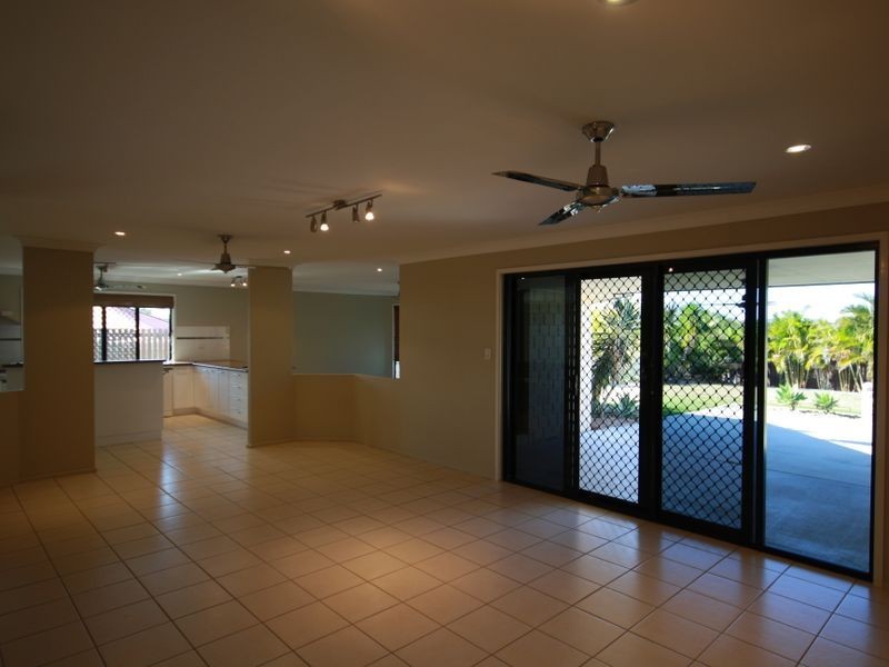 14 Viewpoint Way, New Auckland QLD 4680