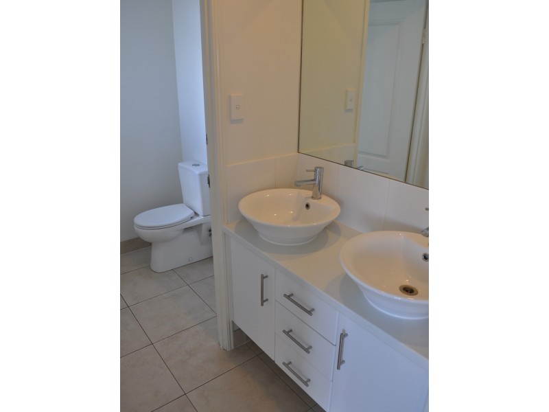 3 Dartmouth Close, Clinton QLD 4680