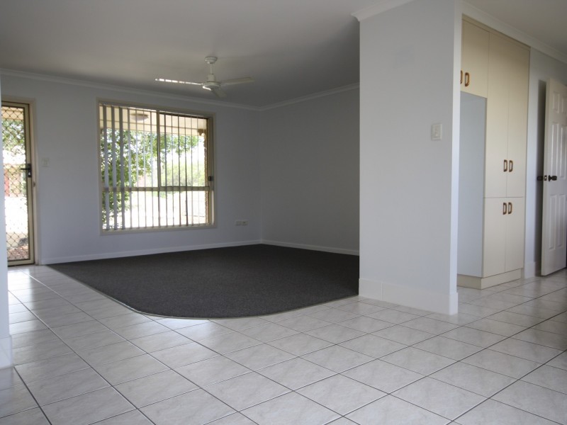 1 Fairbairn Place, Clinton QLD 4680