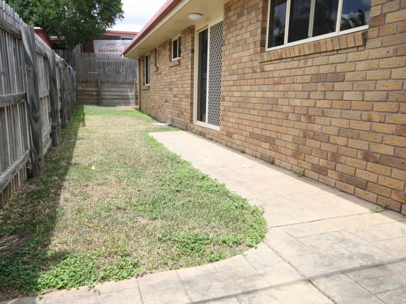 1 Fairbairn Place, Clinton QLD 4680