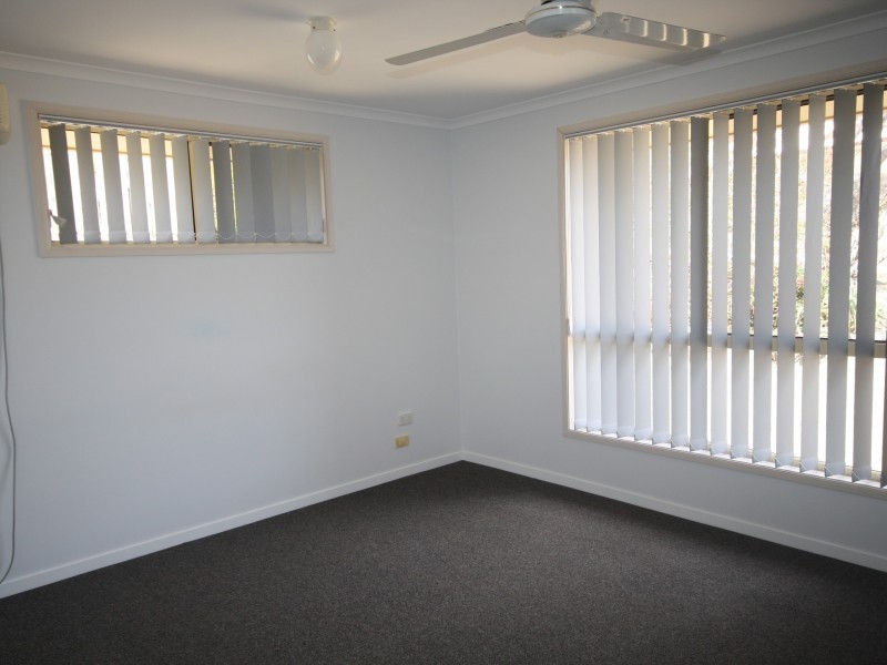 1 Fairbairn Place, Clinton QLD 4680