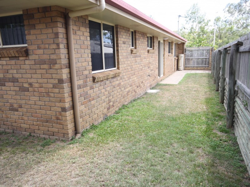 1 Fairbairn Place, Clinton QLD 4680