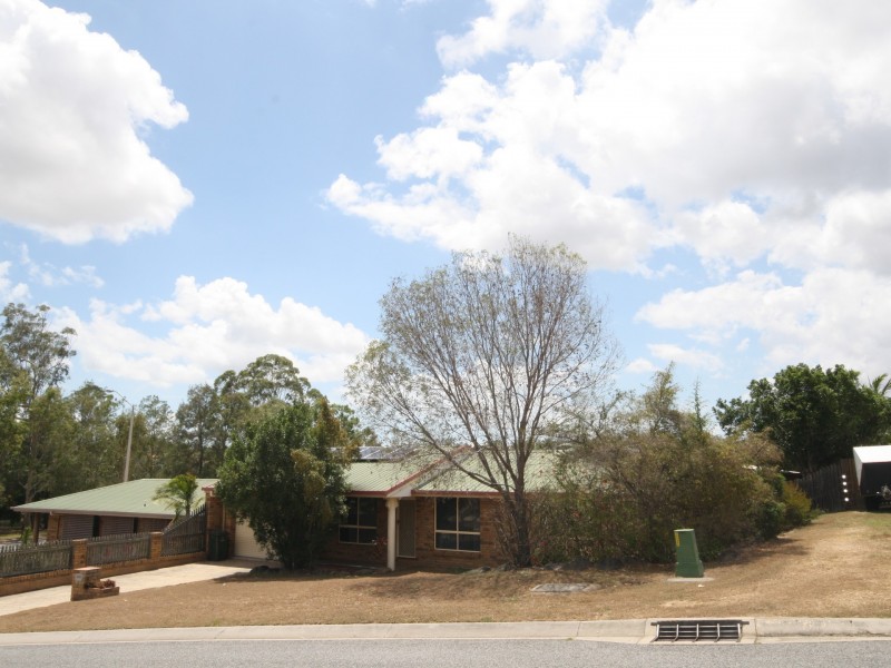 1 Fairbairn Place, Clinton QLD 4680