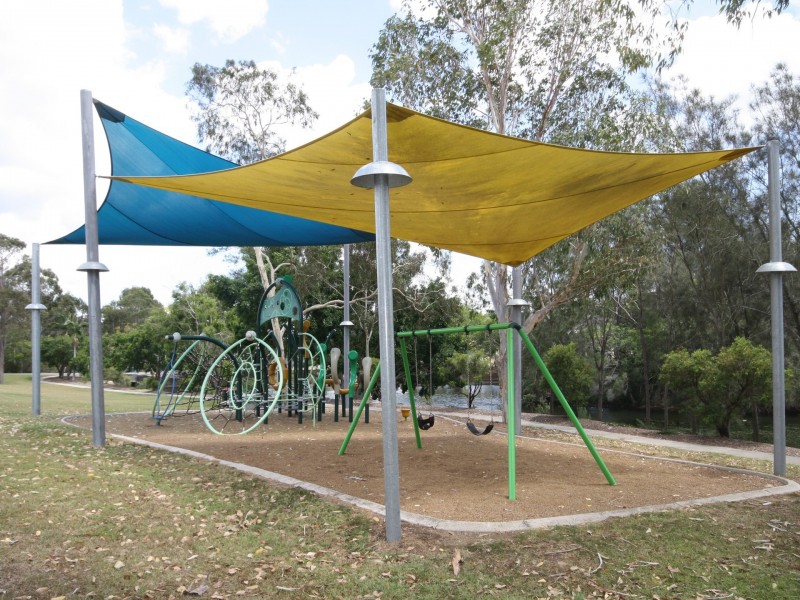 1 Fairbairn Place, Clinton QLD 4680