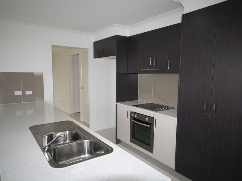 Unit 2/15 Keeling Court, New Auckland QLD 4680