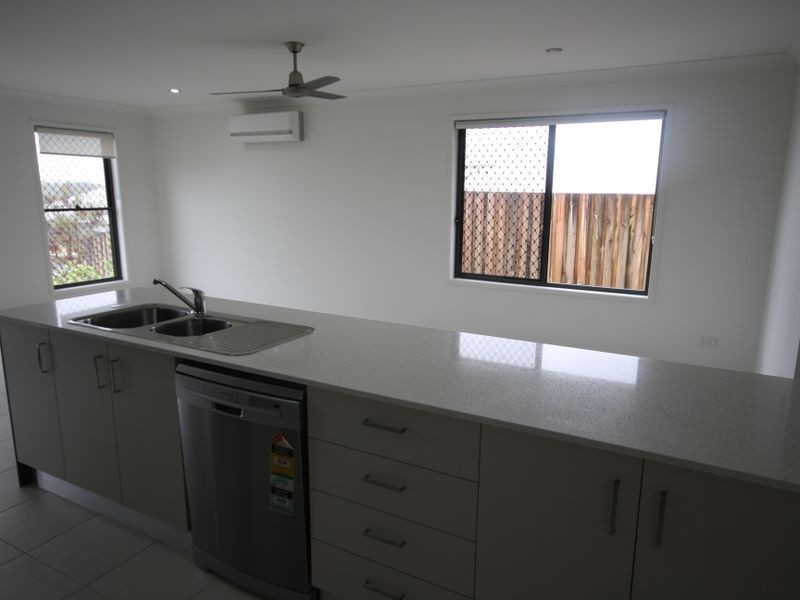 Unit 2/15 Keeling Court, New Auckland QLD 4680