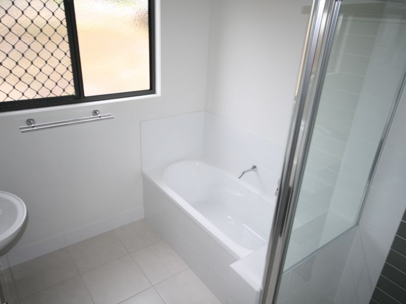 Unit 2/15 Keeling Court, New Auckland QLD 4680